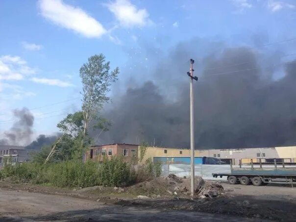 Пожар в Новокузнецке. Пожар в Новокузнецке вчера в Куйбышевском районе. Пожар в Новокузнецке вчера в Орджоникидзевском районе. Пожар в Новокузнецке сегодня. Громкие хлопки в воронеже сегодня