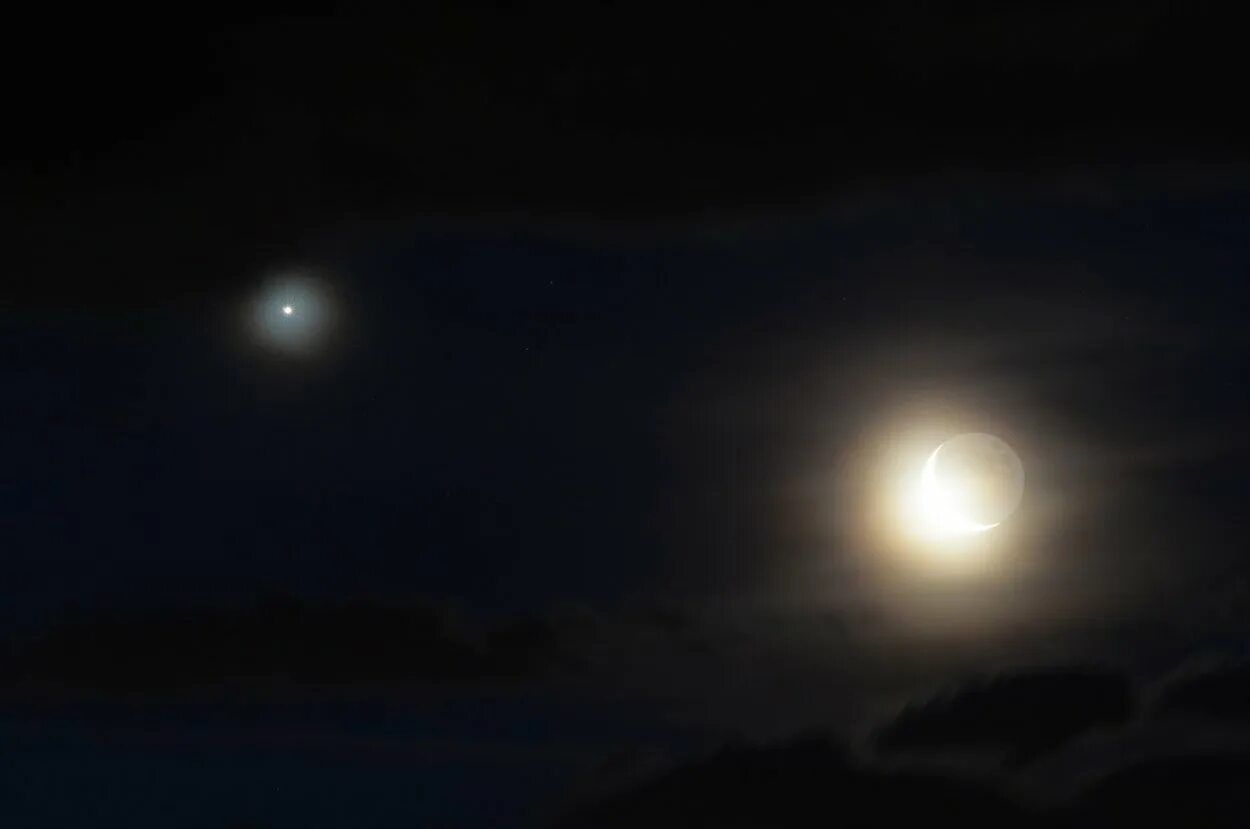 Звезда возле луны. Месяц на небе. Ночное небо. Месяц на небе. Луна звезда сегодня.