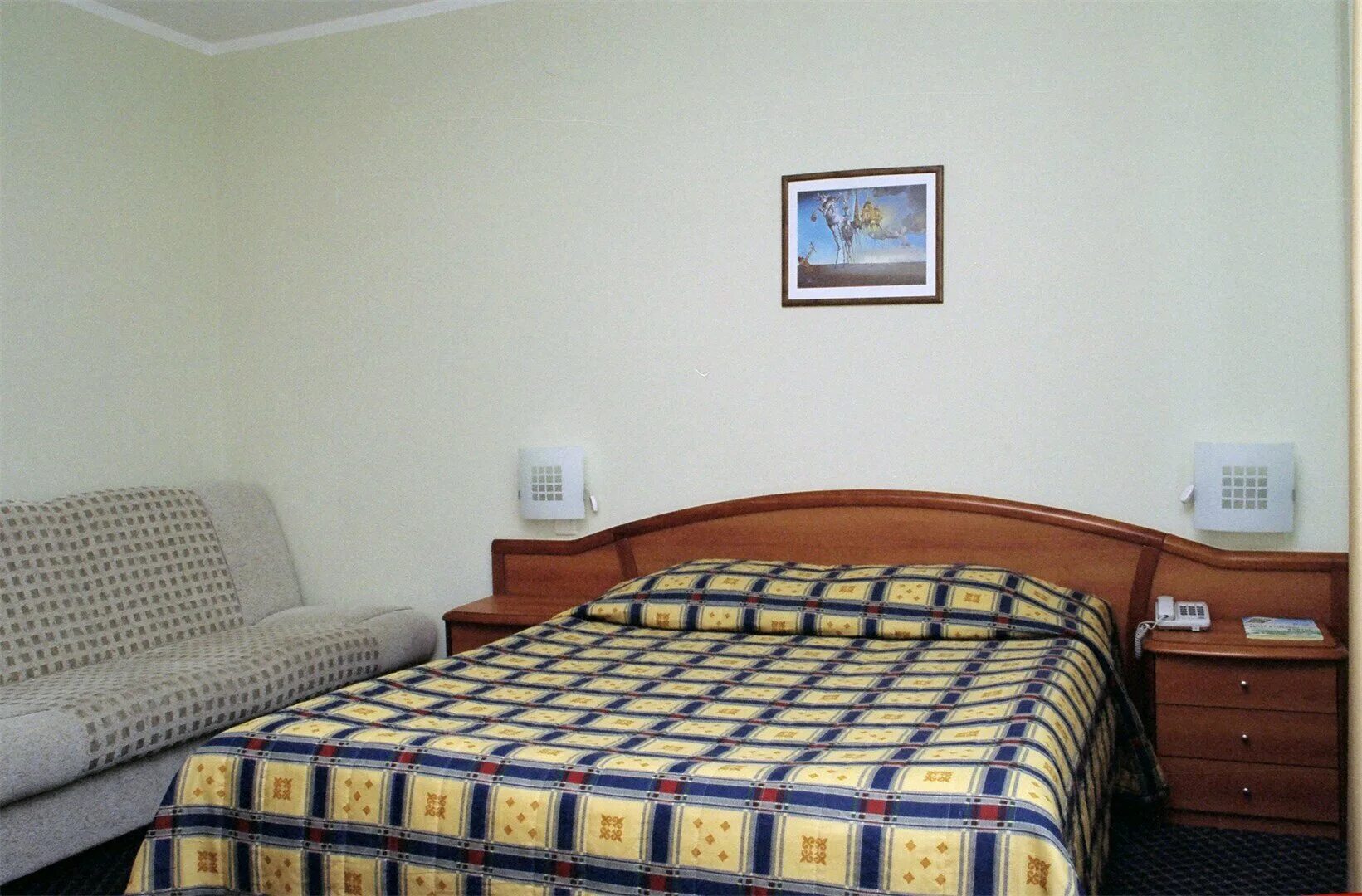 красивые номерные рамки. гос номер хмао. красивые номера на авто хмао. ммм номера хмао. номера хмао.