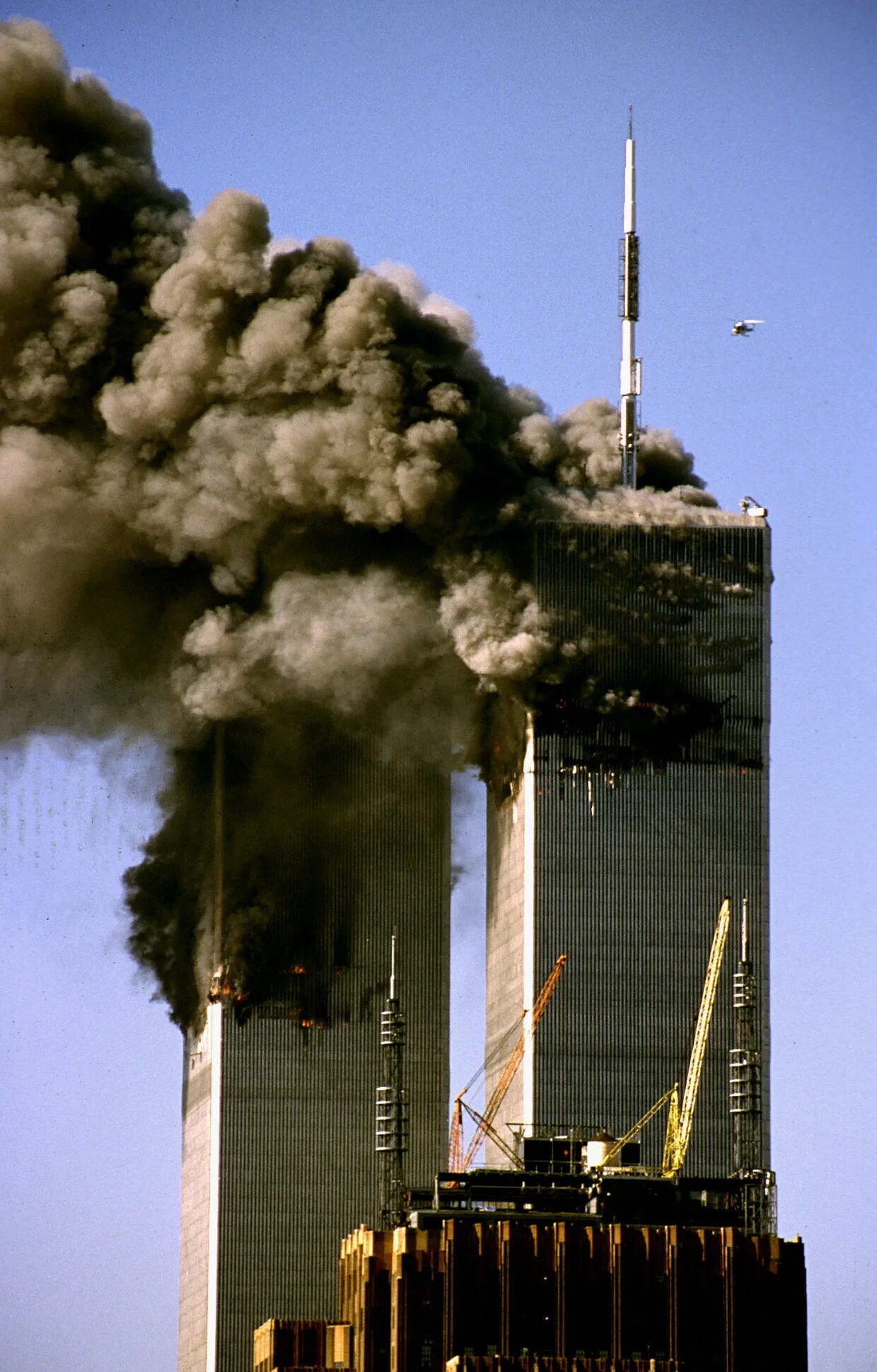 Башни-Близнецы 11 сентября 2001. ВТЦ Нью-Йорк 2001. Атака на башни Близнецы 11 сентября.