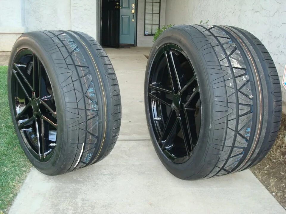 Шины nitto отзывы. Шины Nitto Invo r16. Nitto 245/50 r20. Nitto Neogen 245 35 на 10j. Nitto Neogen 245 35 r19 на 10j.