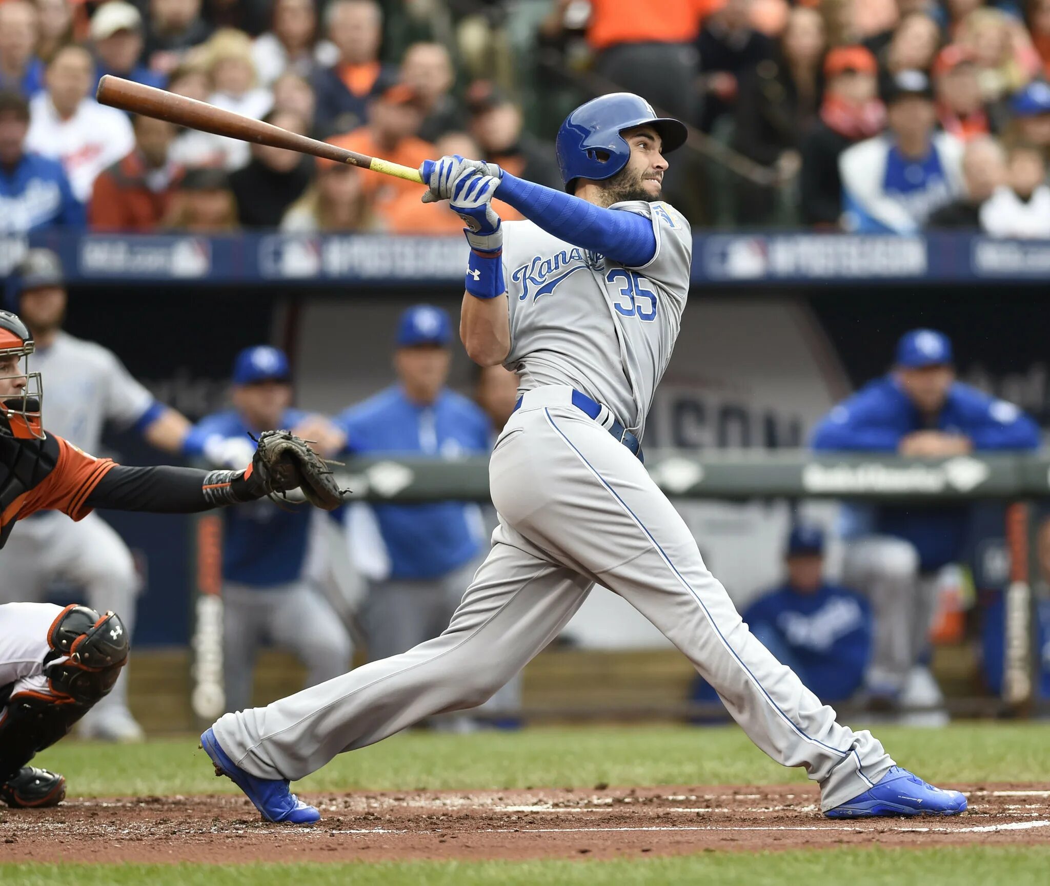 Who plays sports. Бейсбол референс. Квотербек в бейсболе. Бейсбол мажор лига. Бейсбол лига.