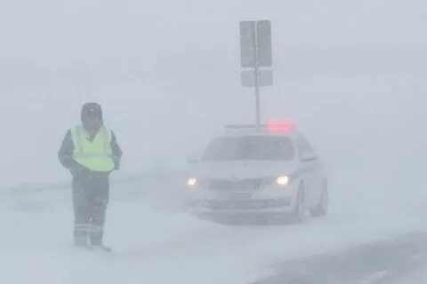 В виду снегопада движение