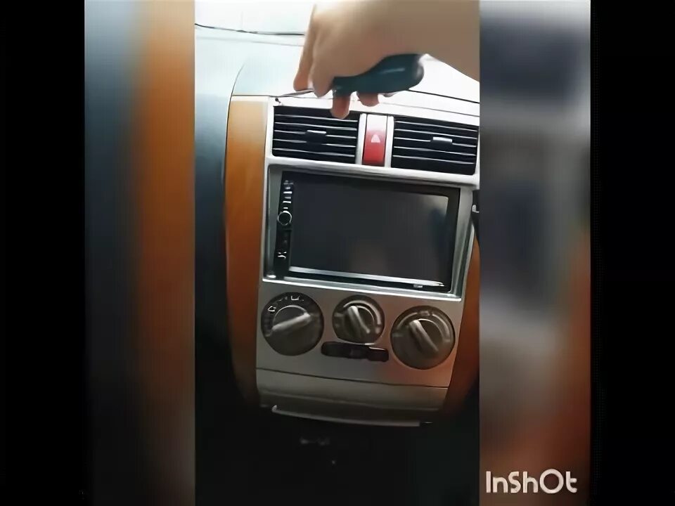 Как сделать линейный вход AUX в автомагнитоле. Бортжурнал Mitsubishi Colt - YouT