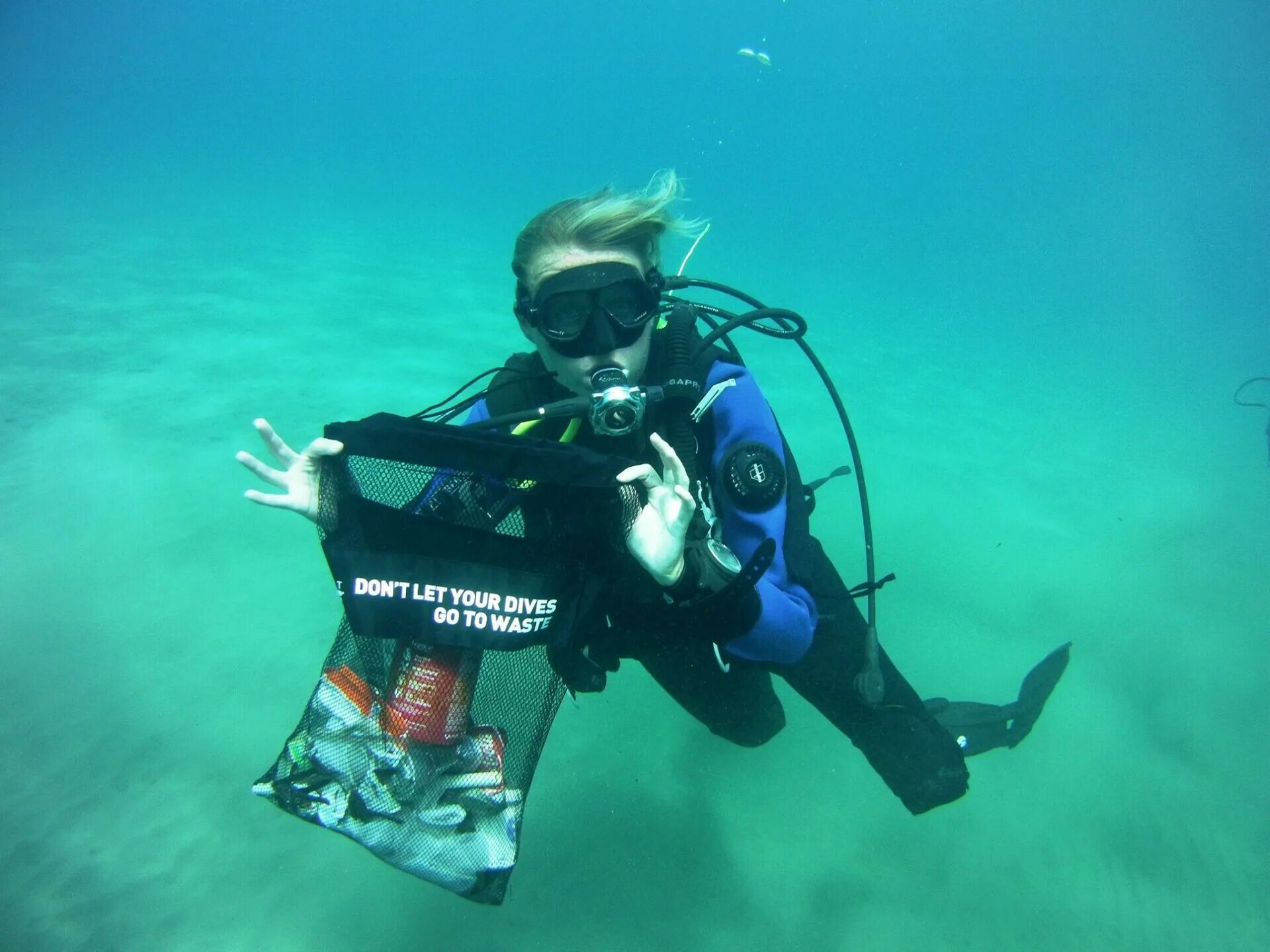 Dive project. Project aware. marine debris. project f diving.