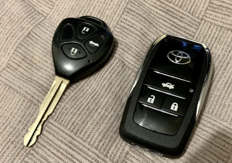 Toyota замена корпуса ключа. Ключ от тойоты камри 50. Ключ toyota allion 2002. Замена ключей тойота. Универсальный смарт ключ с дисплеем для тойота камри.