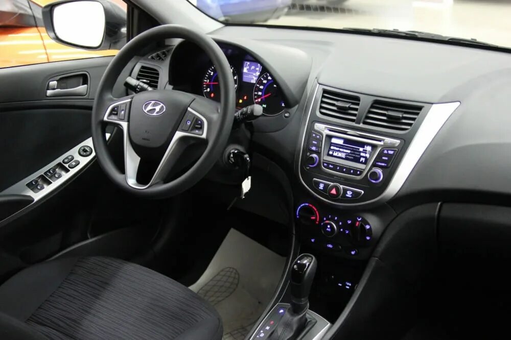 Хендай солярис 1. Солярис 2015 1. Хендай солярис 1100000. Хендай солярис автомат внутри. Хендай солярис 2015 акпп.