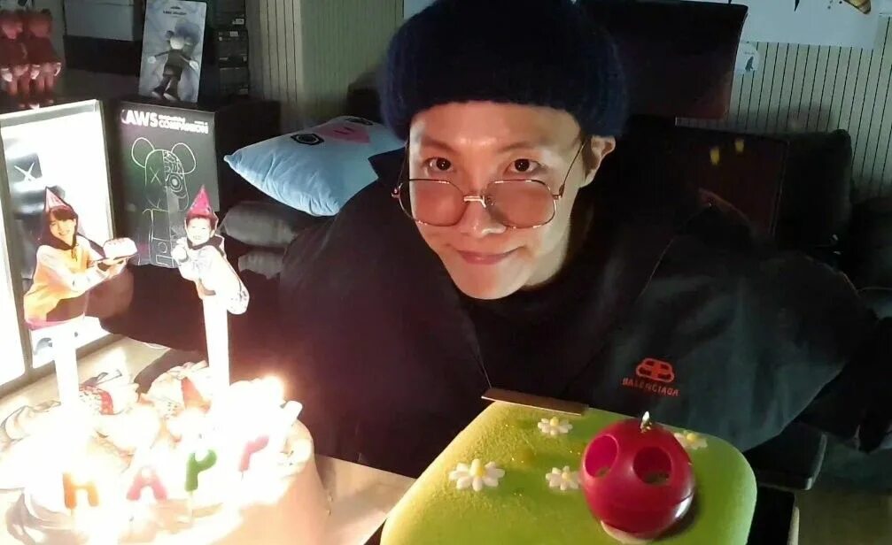 открытки с днём рождения ребёнку. джей с днем рождения фото. празднование дня рождения. J hope happy birthday. Bts джей хоуп.