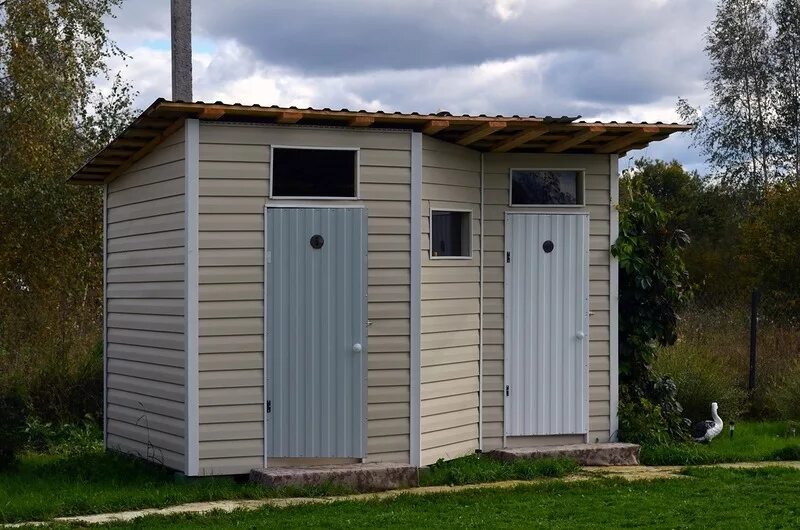My Houzz: A Surf Shack in a Hawaiian Jungle Outdoor bathroom design, Outdoor dec