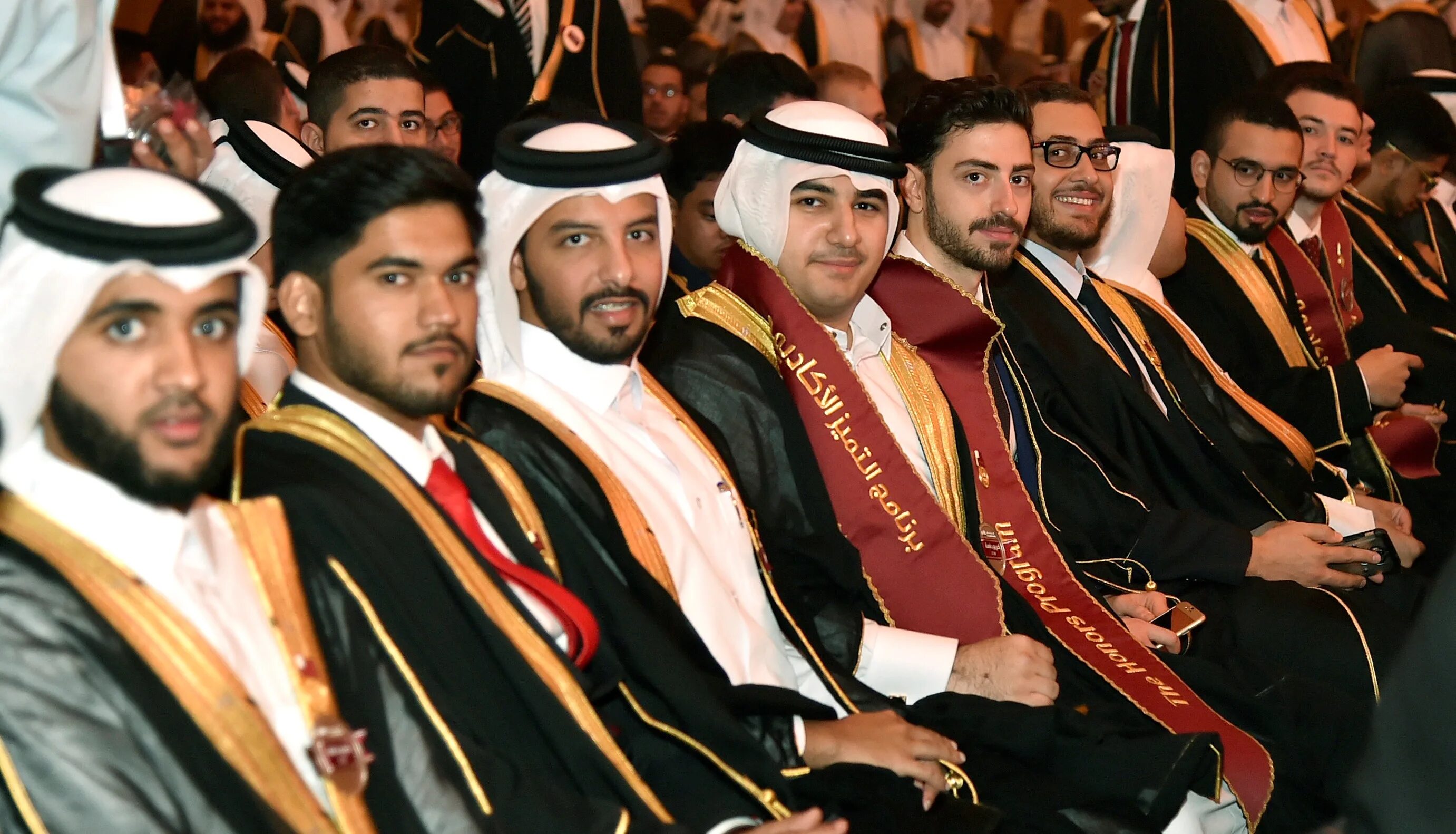 Катар университет арабского. Катарский университет арабского языка. Palace of his Highness Sheikh Ahmed the Emir of Qatar. Фото первого арабского университета.