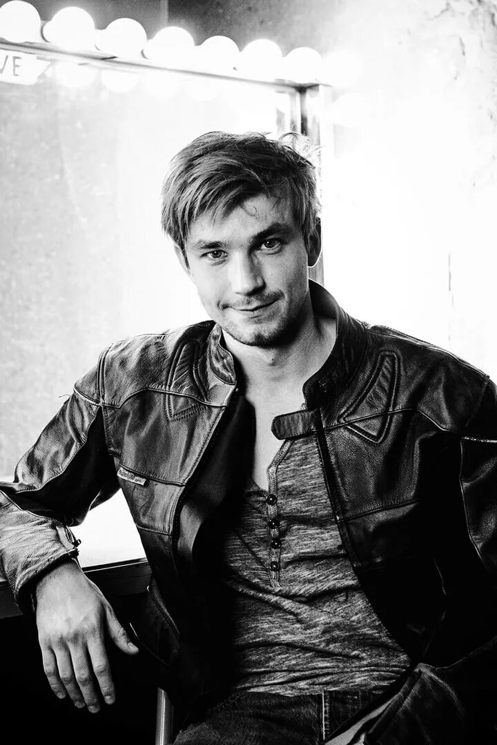 Вдовиченков, владимир владимирович. Артист отечественный здоровый. Отечественный актер исполнивший главную роль. Отечественный актер исполнивший главную роль. Александр петров.