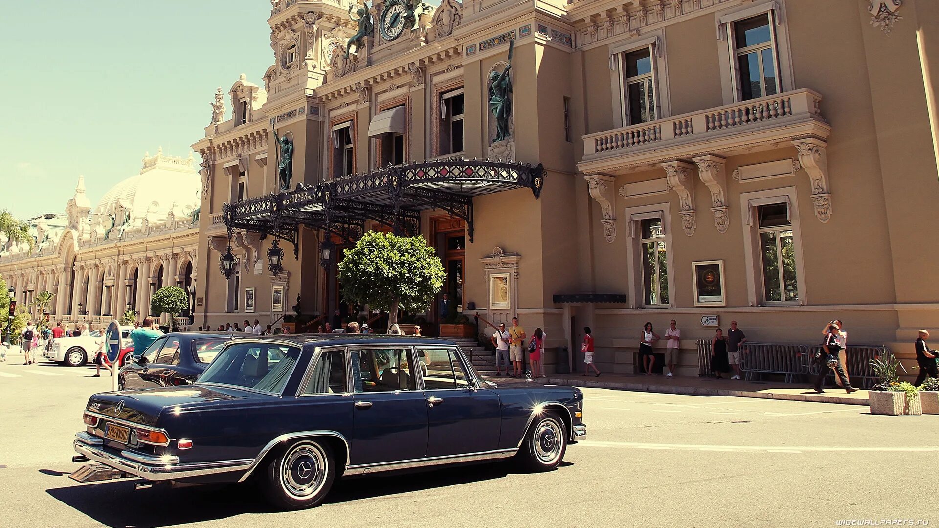 Монте карло в 80х. Богатая роскошная жизнь. Обои роскошь. Классический интерьер 1920. Мерседес бенц слс.
