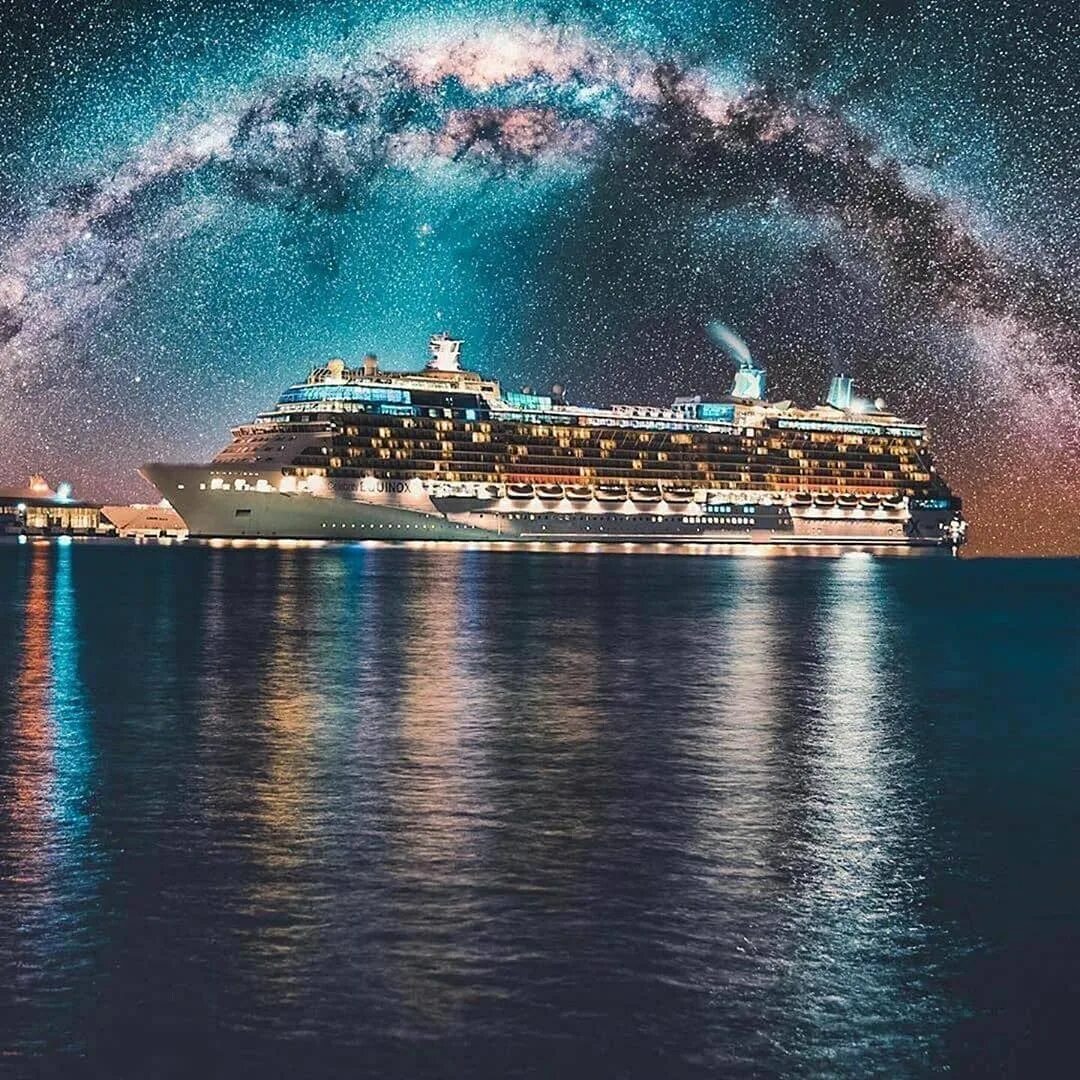 круи. круизный корабль "wonder of the seas new ship 2022". кругосветка на круизном лайнере. круи. круизный океанский теплоход.