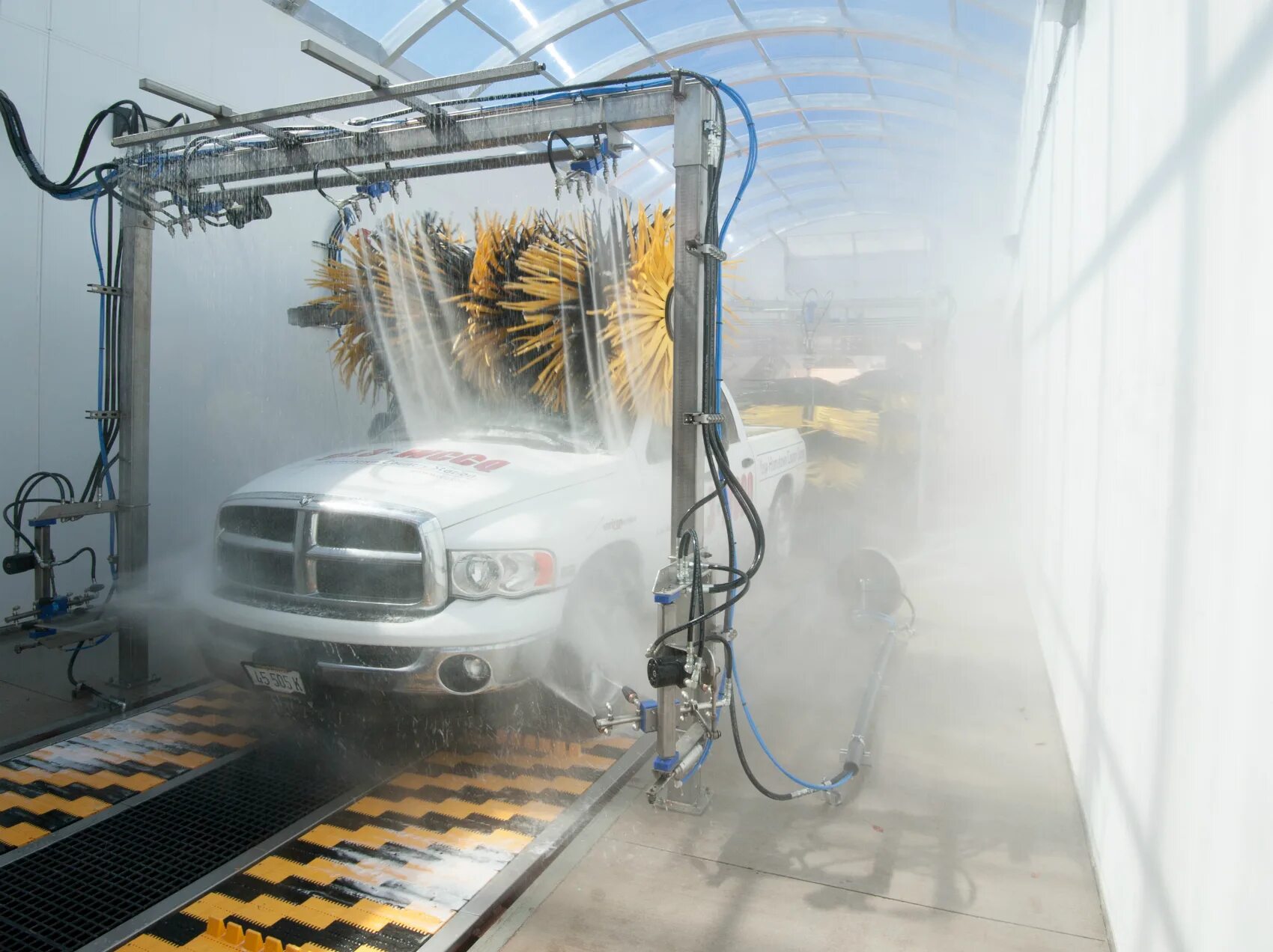 Камера автомойка. Мойка robot car wash. автоматическая бесконтактная автомойка модель: s11. моечная машина для мойки м123. мойка самообслуживания конвейерная.