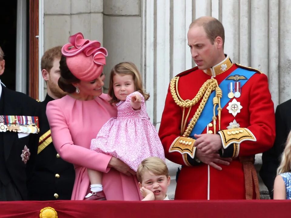 Королевская семья Великобритании принц Уильям. Английская семья Королевская принцы. Наследники престола великобритании