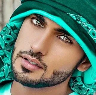 Katta kokrakli yalangoch qora ayol