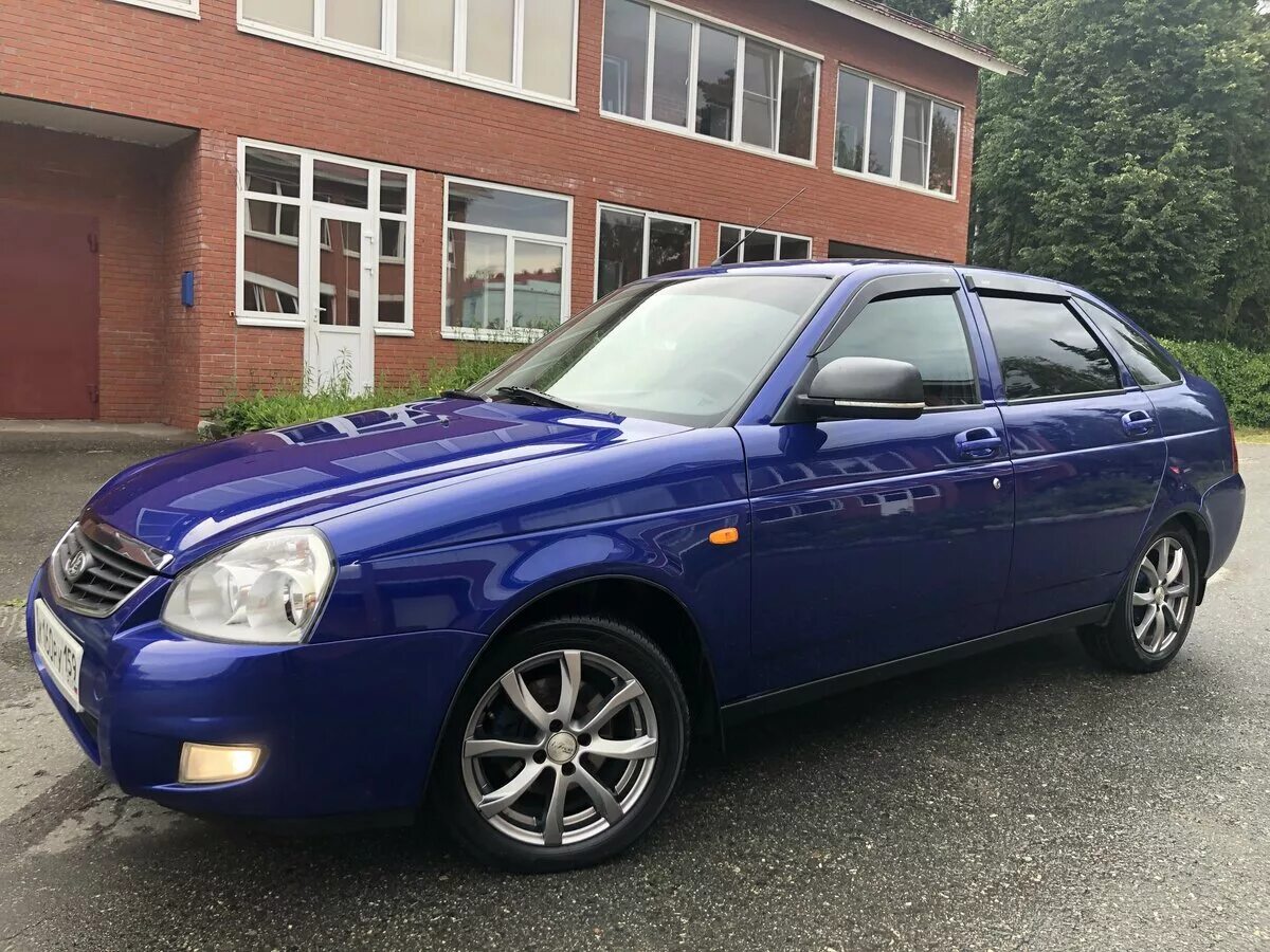 Синий цвет приора как называется. Лада приора хэтчбек персей. lada priora голубая. приора 2 хэтчбек синяя. лада приора хэтчбек синяя.