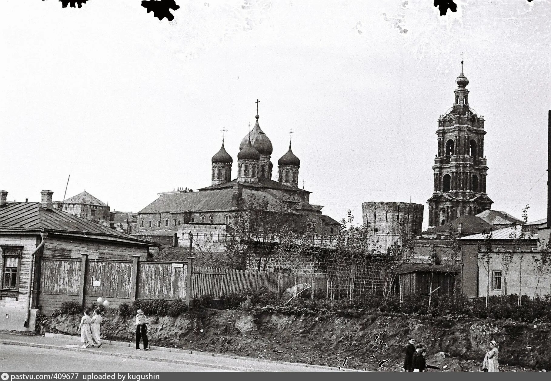 Старая москва слобода. Новоспасский монастырь в Москве. Новоспасский монастырь 1950. Новоспасский монастырь 19 век. Новоспасский монастырь 20 век.