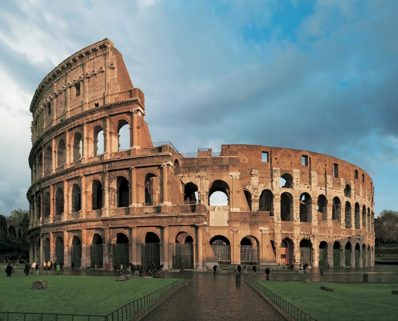 Сколько лет древнему риму. Колизей (Colosseum) – амфитеатр Флавиев.. Древний Рим амфитеатр Флавиев. Колизей (амфитеатр Флавиев) в Риме. 75—82 Гг. н. э.. Амфитеатр Флавиев Колизей в Риме 80 г.