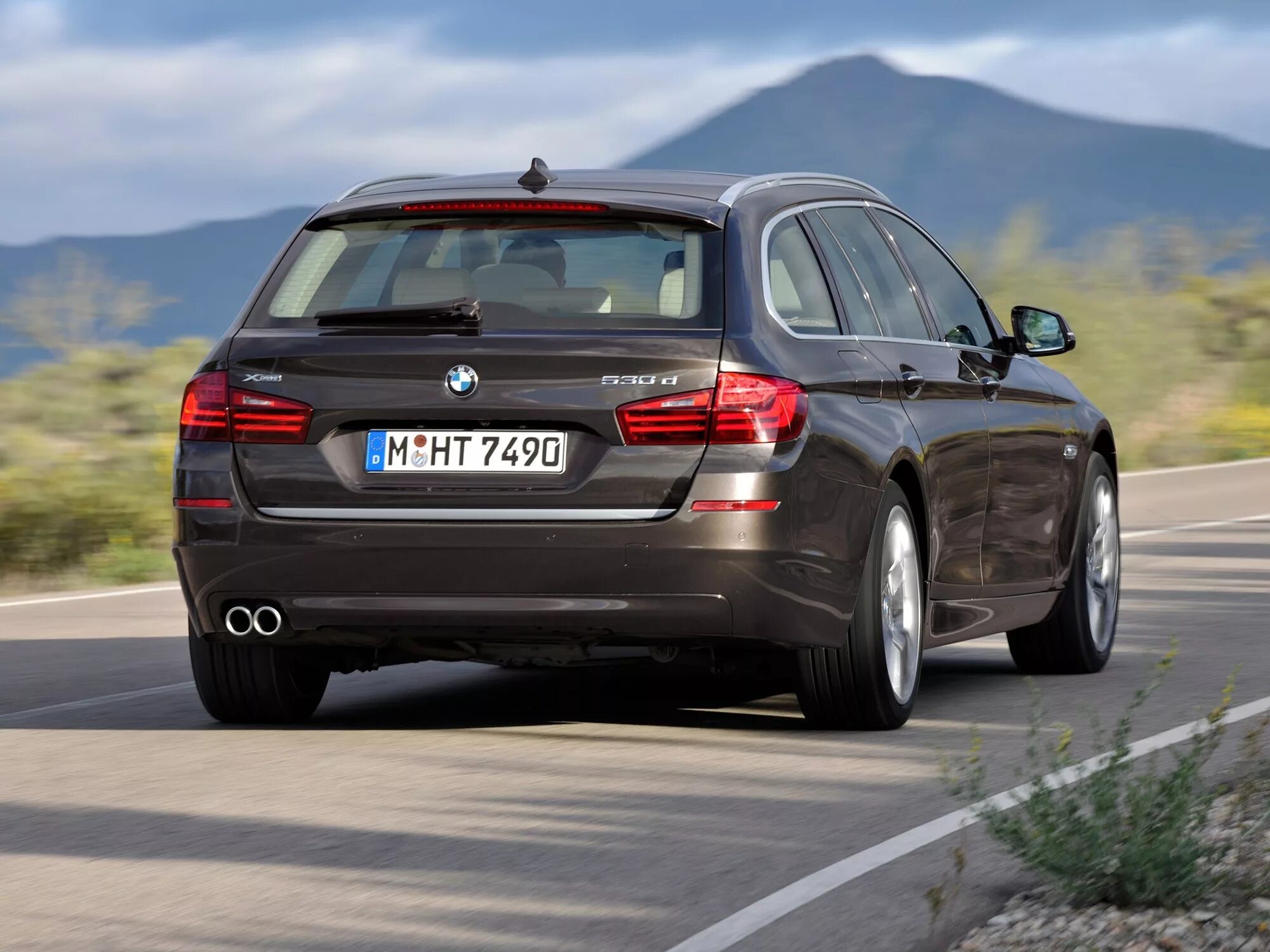 Бмв м5 универсал. 530d Touring f11. BMW f11 530d. BMW 5 Touring f11. БМВ 5 f10 универсал.