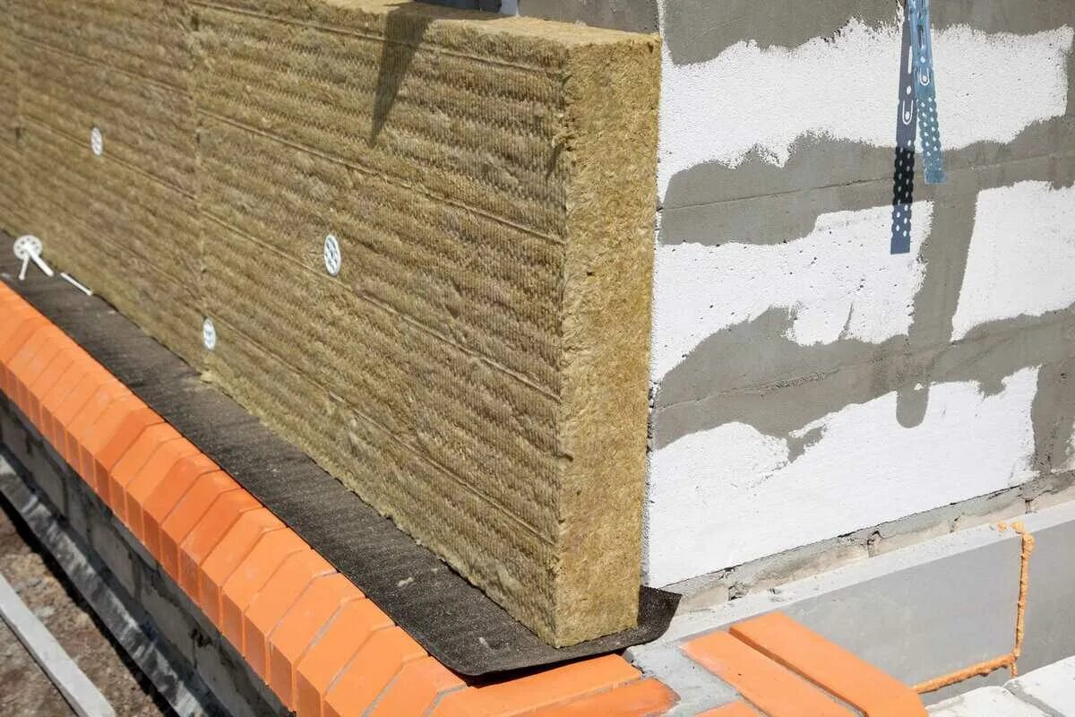 Утепление облицовка фасада. Теплоизоляция газобетона минплитой. утеплители для наружных стен. утеплитель для газобетона снаружи. утепление дома снаружи.