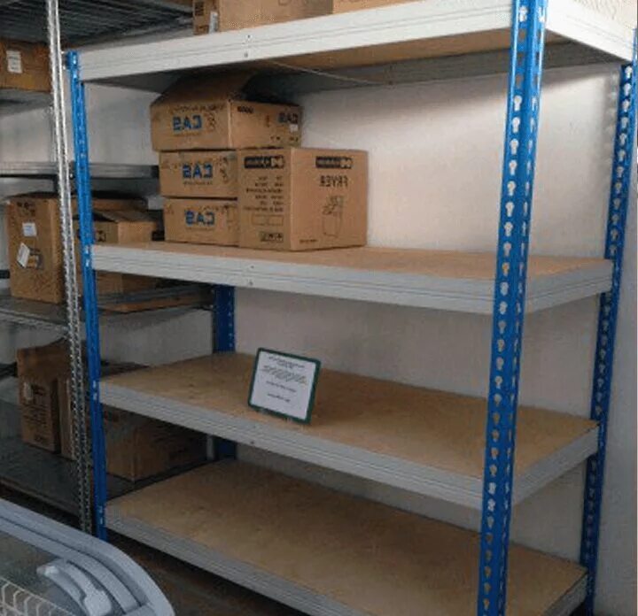 Стеллажи из дсп для магазина. Полки в склад. 5. Среднегрузовые полочные стеллажи. Полки в склад.
