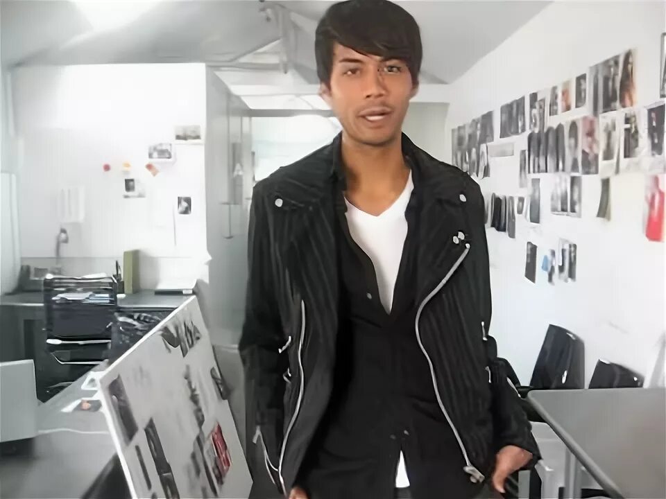 Raditya sutan i think they. Сутан амрулл. sutan amrull. сутан амрулл 2025.
