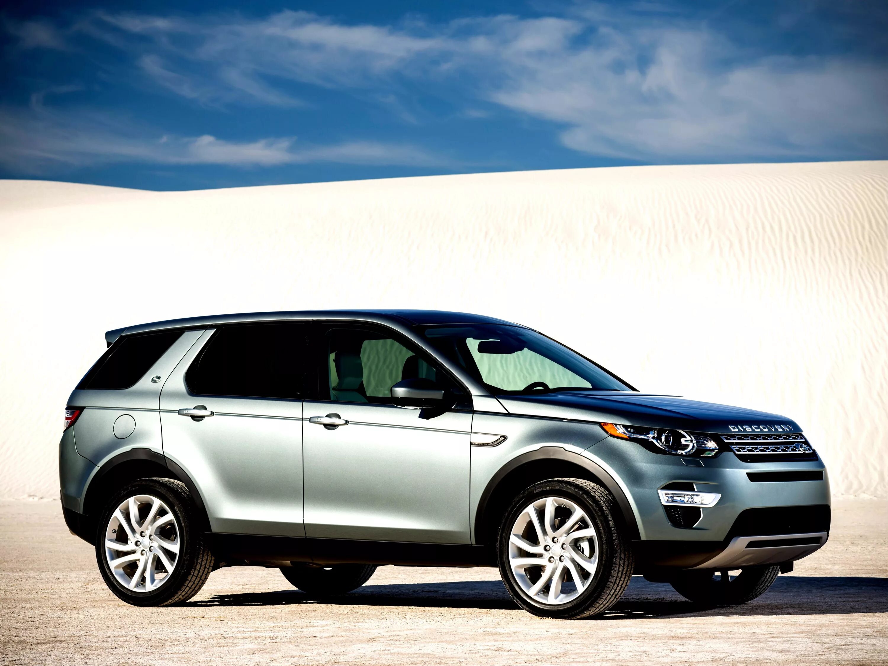 Land rover discovery sport отзывы. Ленд Ровер Дискавери спорт. Land Rover Дискавери спорт. Ленд Ровер Дискавери 2015. Range Rover Discovery Sport 2015.