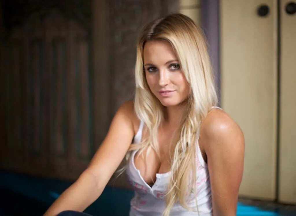 Купил девочку 18. Alana Blanchard 2012. Alana Blanchard hot.