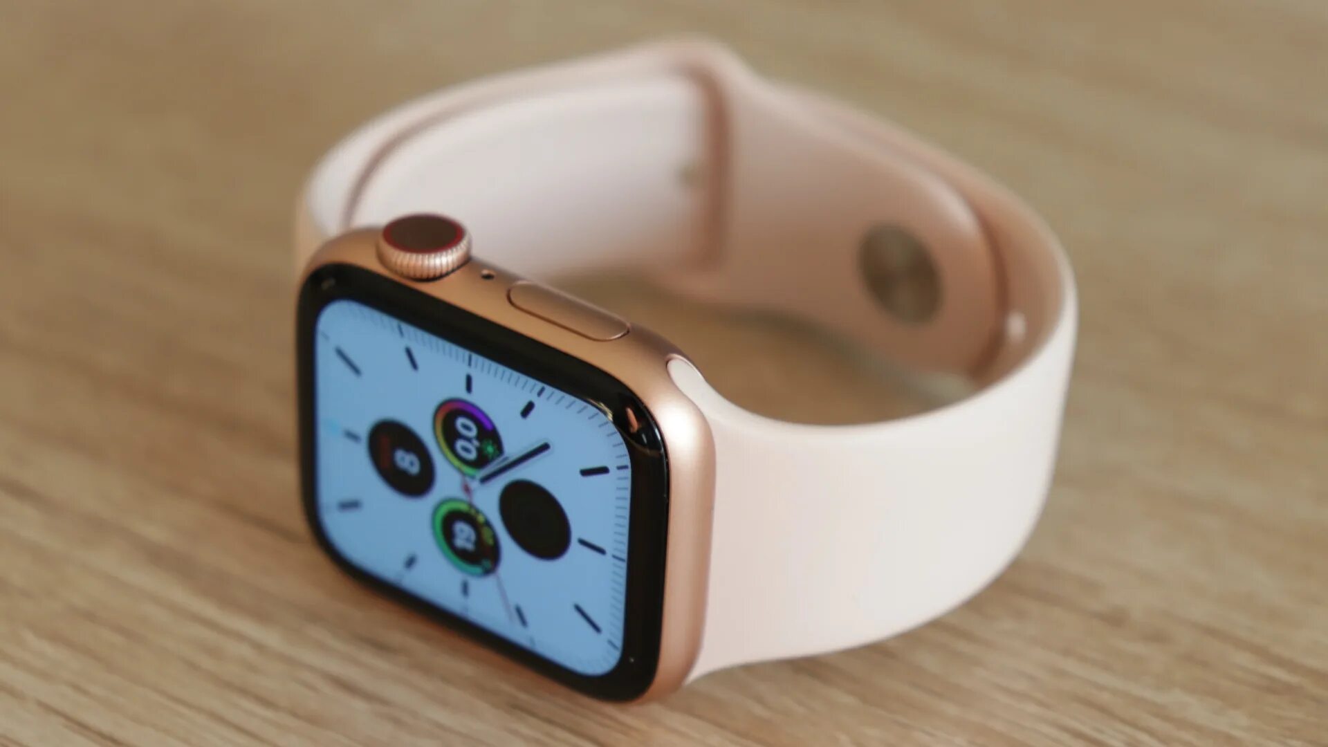 Apple watch se 40 starlight. Apple watch 1 Series Gold. Apple Series 1.