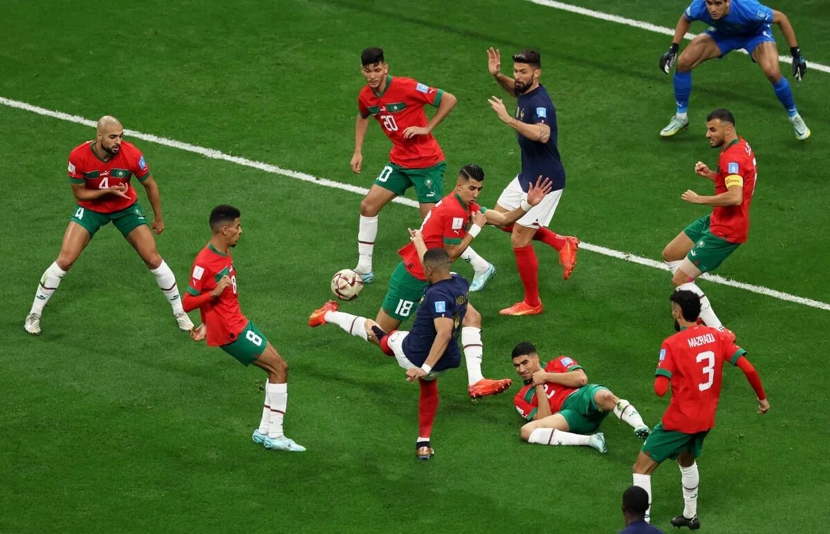 Амрабат ливерпуль. Португалия против марокко 2018. Матч франция марокко 2022. Саудовская аравия марокко. Вратарь португалии 2022 против мороко.