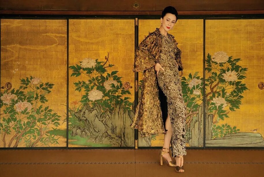 Кариной лау. Кимоно Руссо. Ральф Руссо кимоно. Harper's Bazaar China.