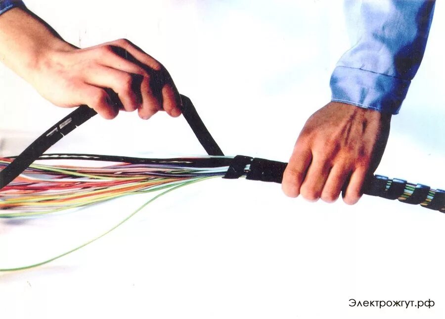 кронштейны для жгутов автобуса. монтаж вязка жгута. жгутов и проводов. крепление жгутов. кронштейн держателя жгута.