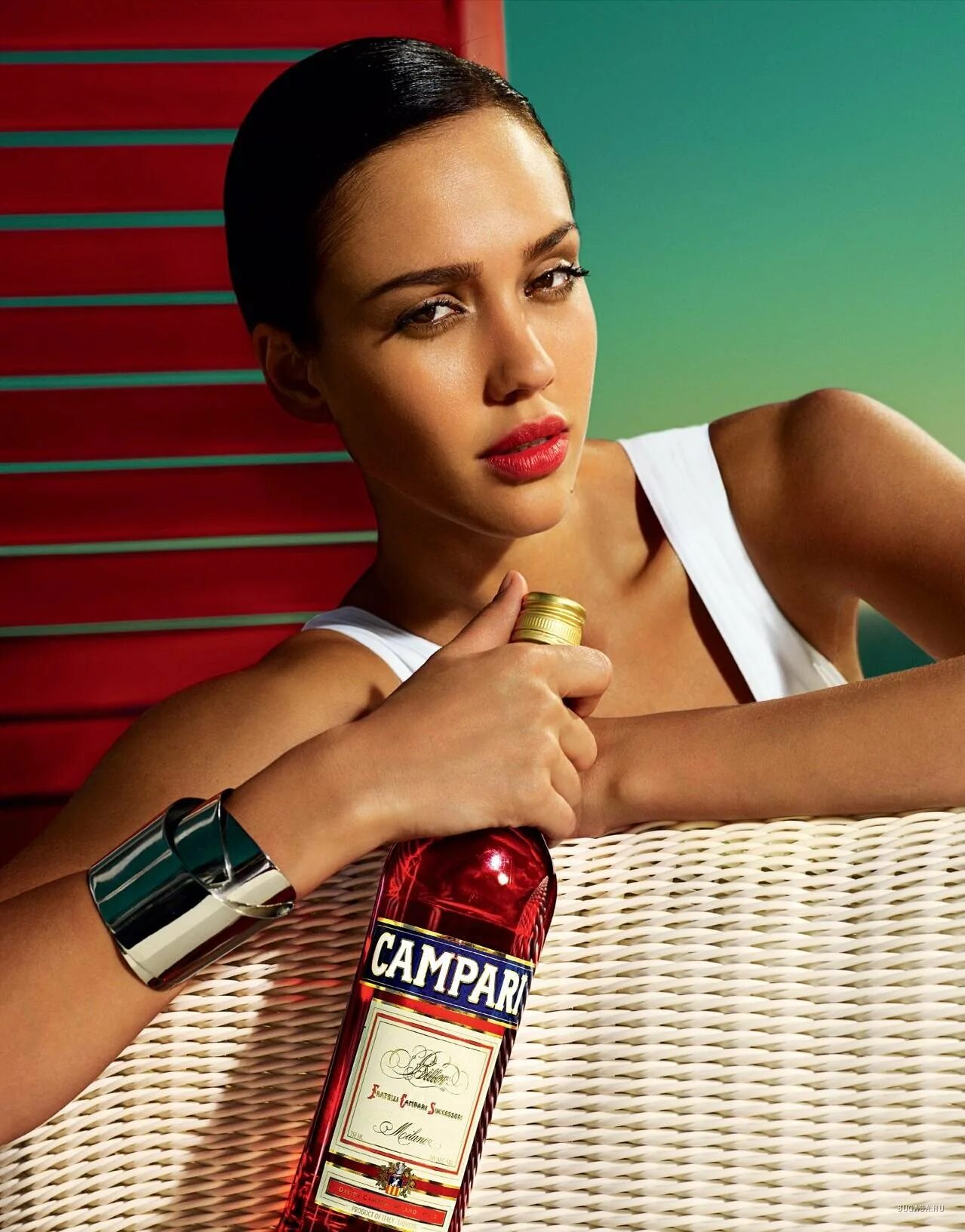 Образы в рекламе. Джессика Альба Campari. Сальма Хайек Campari. Ева Мендес Campari. Джессика Альба реклама.