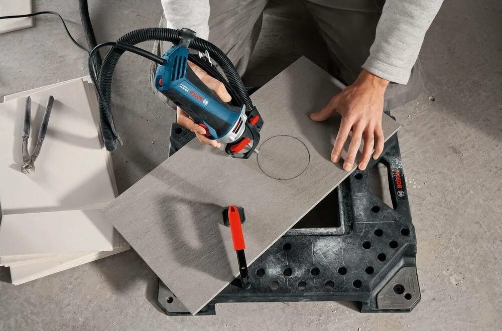 Для резки плитки. Плиткорез ручной для керамогранита. Плиткорез rubi fast-85. Резка керамогранита 600х600. Bosch плиткорез ручной ptc 470.