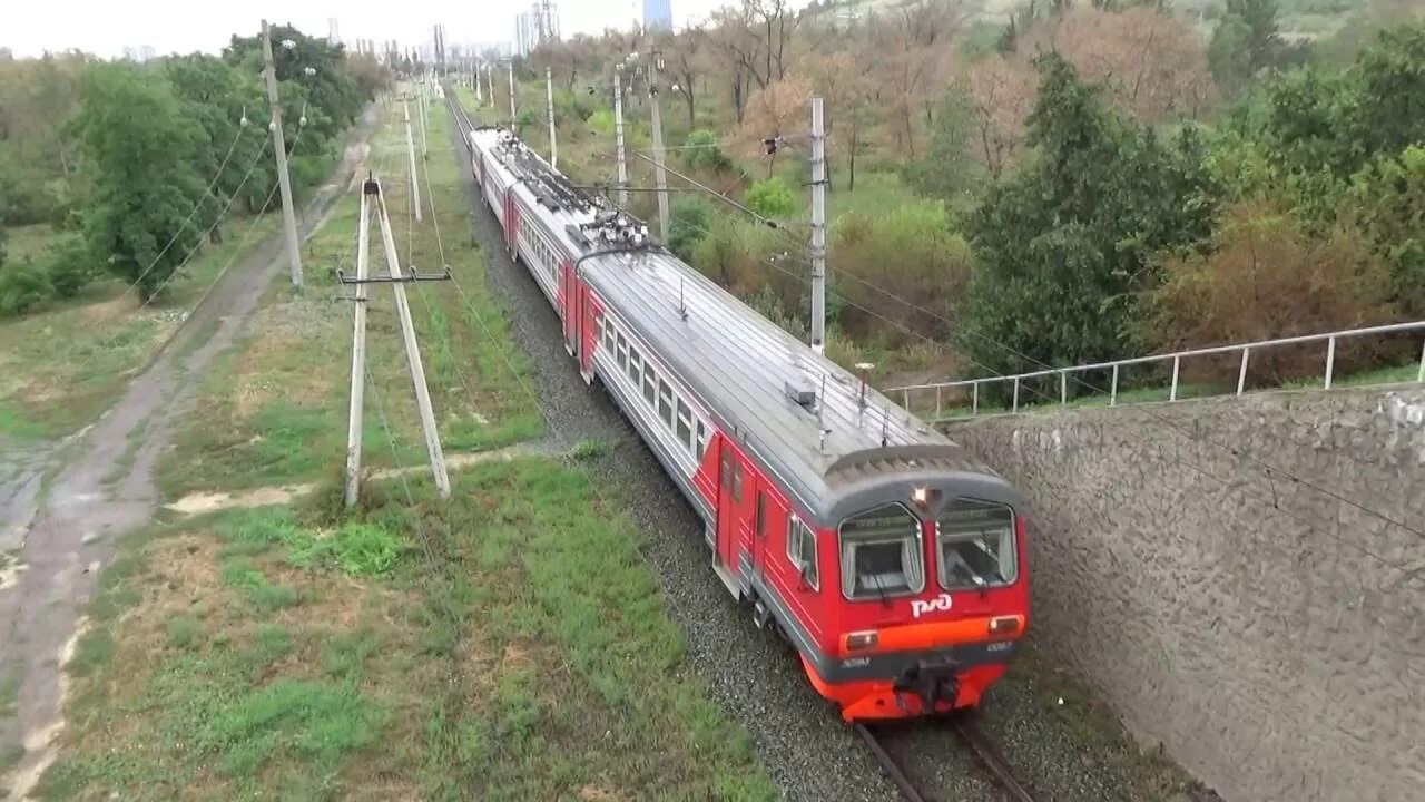 Электричка заканальная волгоград 1. Станция Южная Волгоград. Электропоезд на перегоне. Тракторная пасс. Тракторная пасс Волгоград.