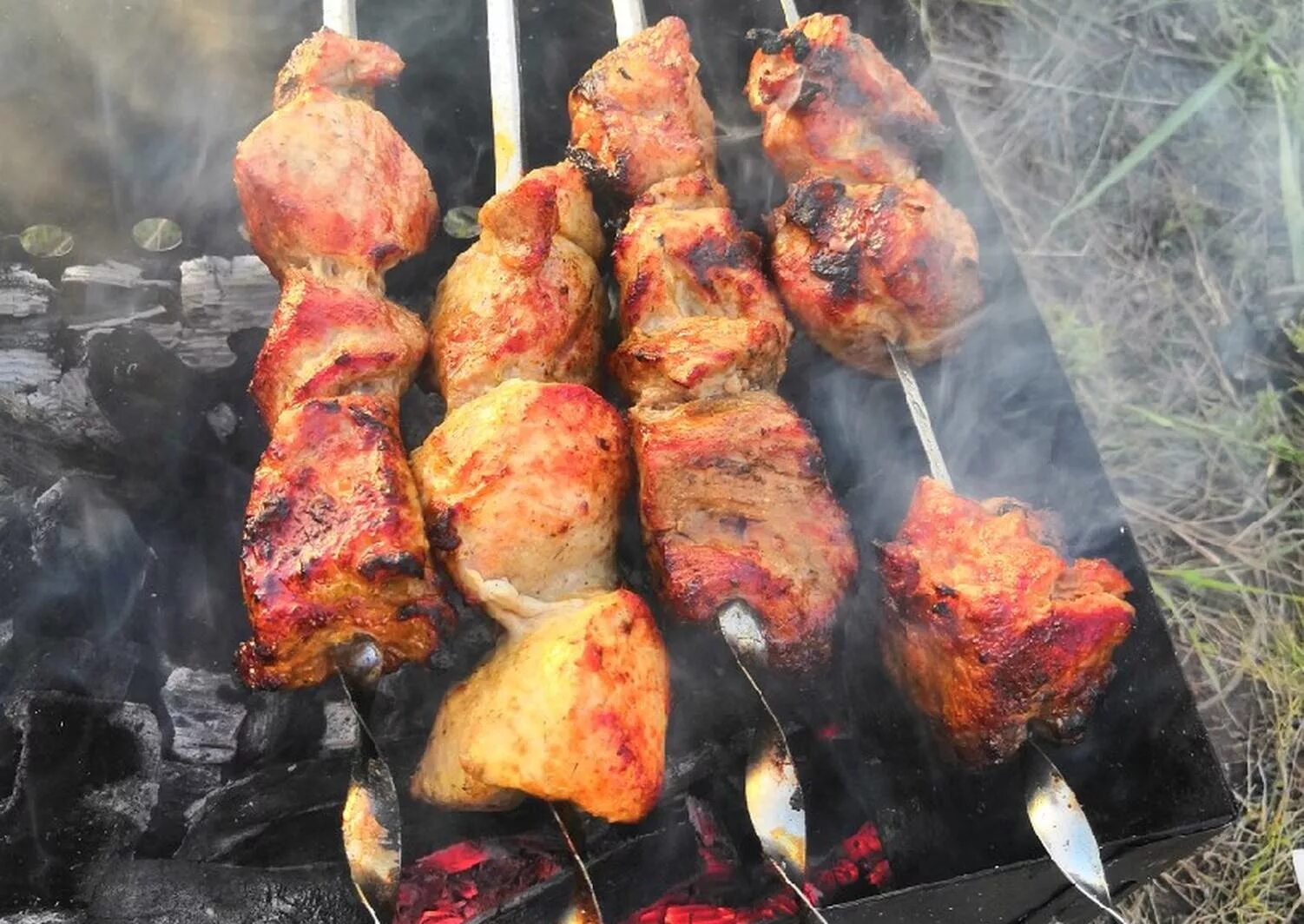 Как замариновать красный для шашлыка. Шашлык алабама. маринад алабама для шашлыка. маринад алабама для шашлыка красный. шашлык маринованный.