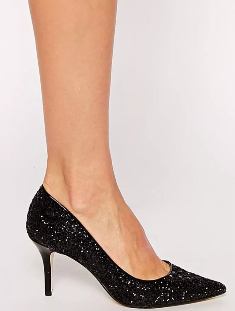 Блестящие туфли. Черные блестящие туфли. Туфли jimmy choo шпильке черные. Черные блестящие туфли. Туфли с блестками.