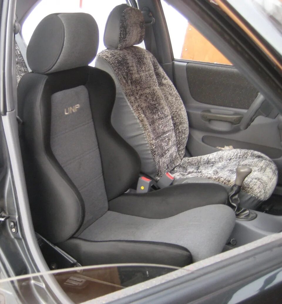 Сидение hyundai акцент. Сиденья хендай акцент. Сиденье хёндай акцент 2004. Акцент сиденья от мерседес. Передние сиденья хендай акцент.