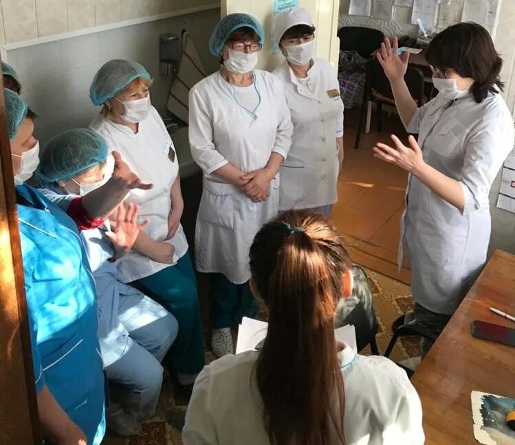 Урмарская црб. Центральная районная больница здание чувашия. Программа старшее поколение фото. Урмарская црб главная медсестра. Главный врач урмарская районная больница.