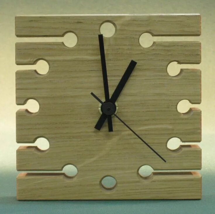 Самодельные настенные. Часы настенные деревянные. Деревянные часы на стену. Самодельные настенные часы. Необычные часы на стену из дерева.
