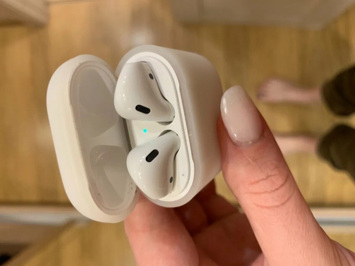 Почему airpods издают звуковой сигнал. Airpods 2 фотосет. аирподс макс.