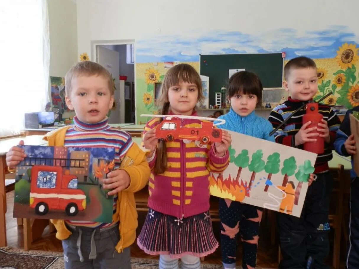 Занятие по безопасности в садике. Занятия по пожарной безопасности в детском саду в старшей. Занятие по безопасности в средней группе. Занятие в детском саду на тему пожарная безопасность. Обж во второй младшей группе