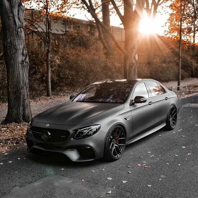 Mercedes benz e63 amg w212. Мерседес бенц e63 amg. Mercedes e63s amg. 2010 mercedes-benz e 63 amg. Машина e63.