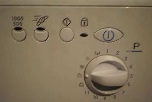 Машинка не запускает стирку. Как включается машинка Индезит стиральная. Как запустить стиральную машину Индезит.
