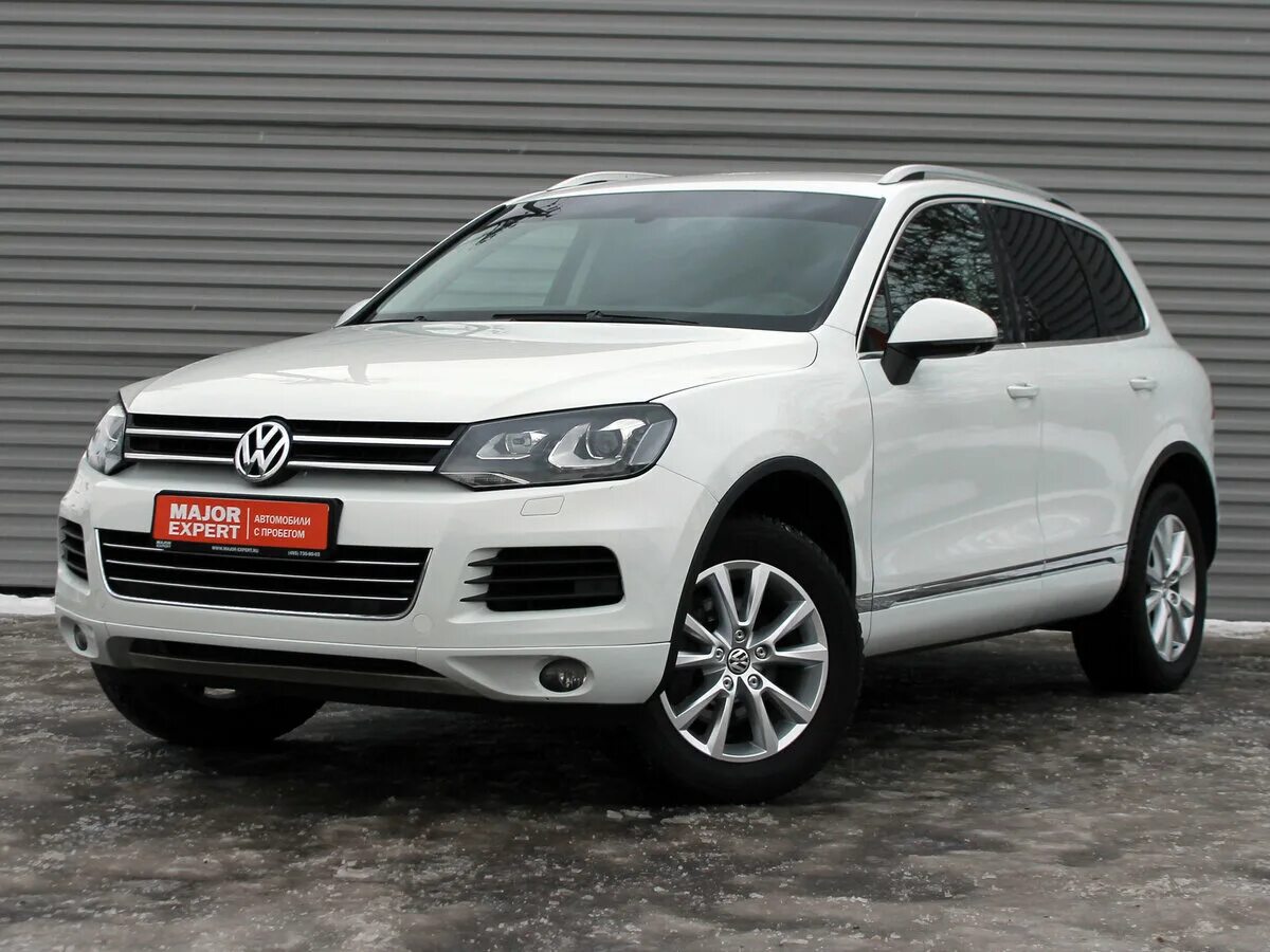 Volkswagen touareg 2014. Фольксваген Туарег белый 2014. Touareg 2014 белый. VW Touareg 2014 белый. Volkswagen Touareg Рестайлинг 2014.