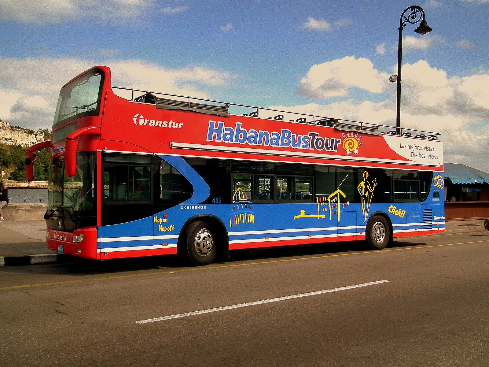 Двухэтажный автобус city sightseeing. Экскурсия на автобусе. Красный автобус city sightseeing. Bus tour. Туристический автобус в барселоне.