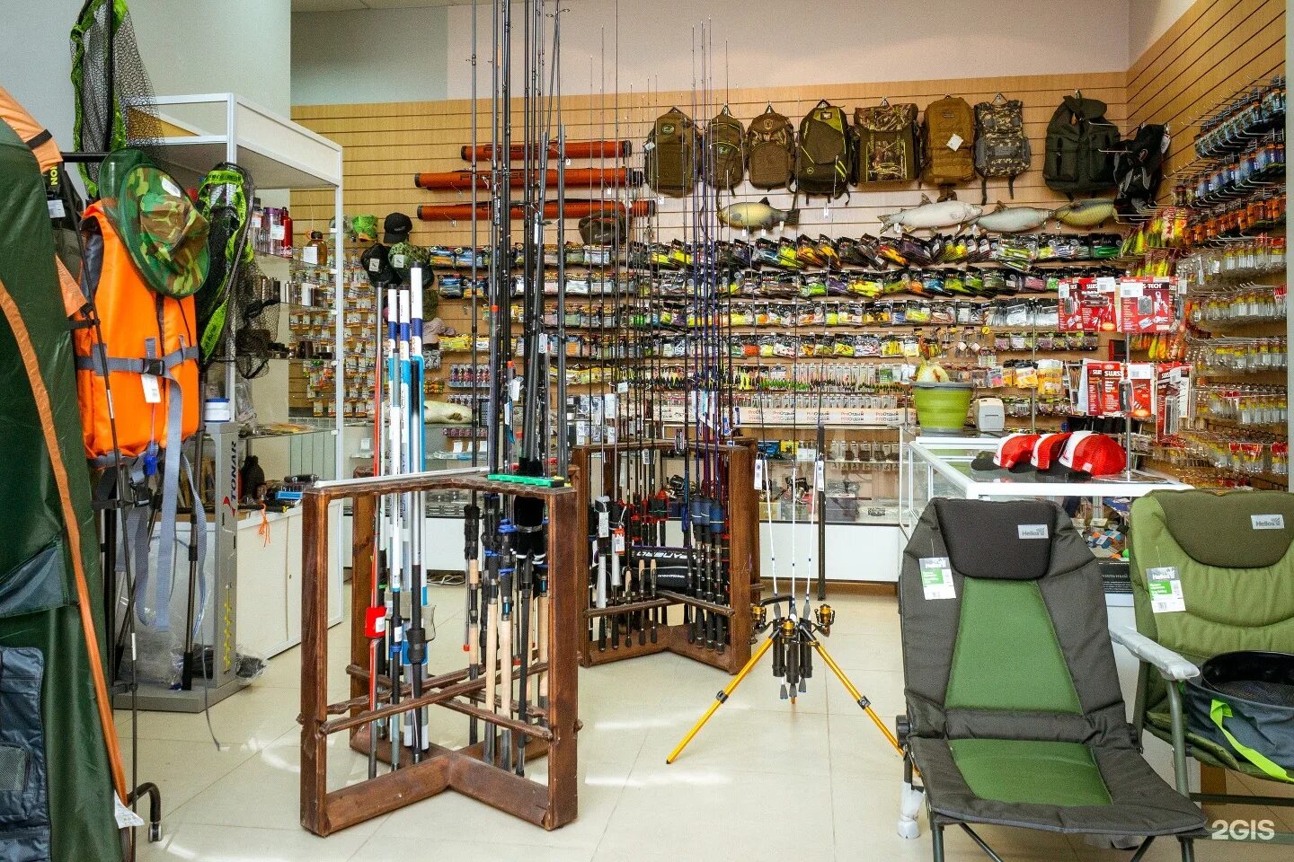 спортивные товары. магазин туристического снаряжения. магазин спорт и туризм. магазины для активного отдыха и туризма. магазин хищник в таганроге.