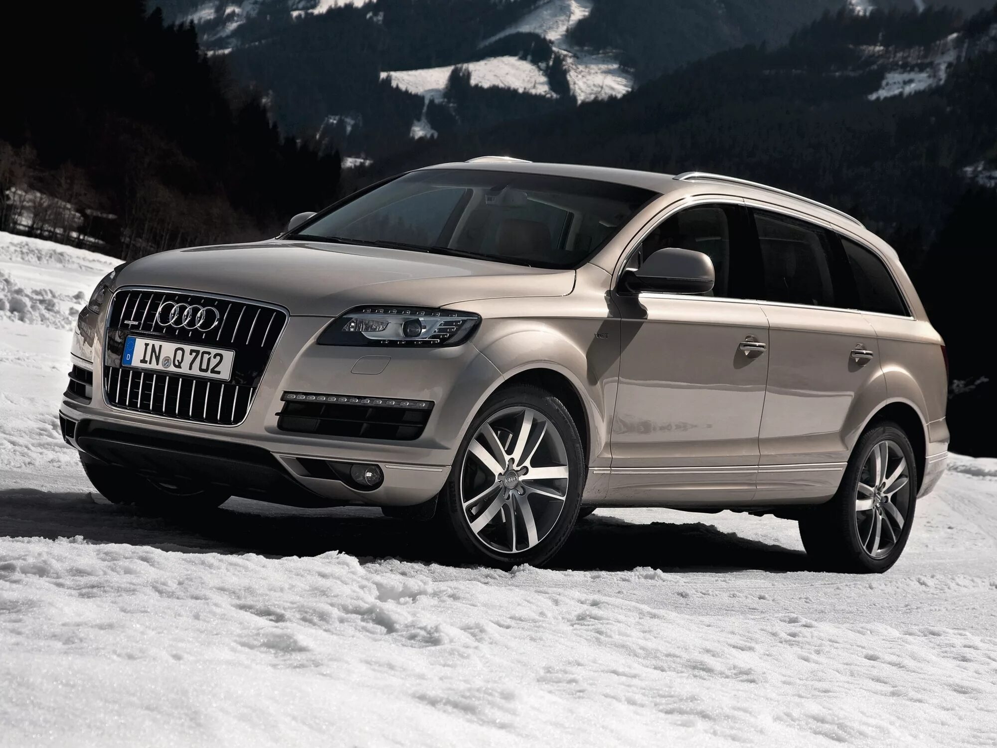Q 4 q v. Audi q7. Q 4 q v. Audi q7 ii. Ауди кватро q7 универсал.