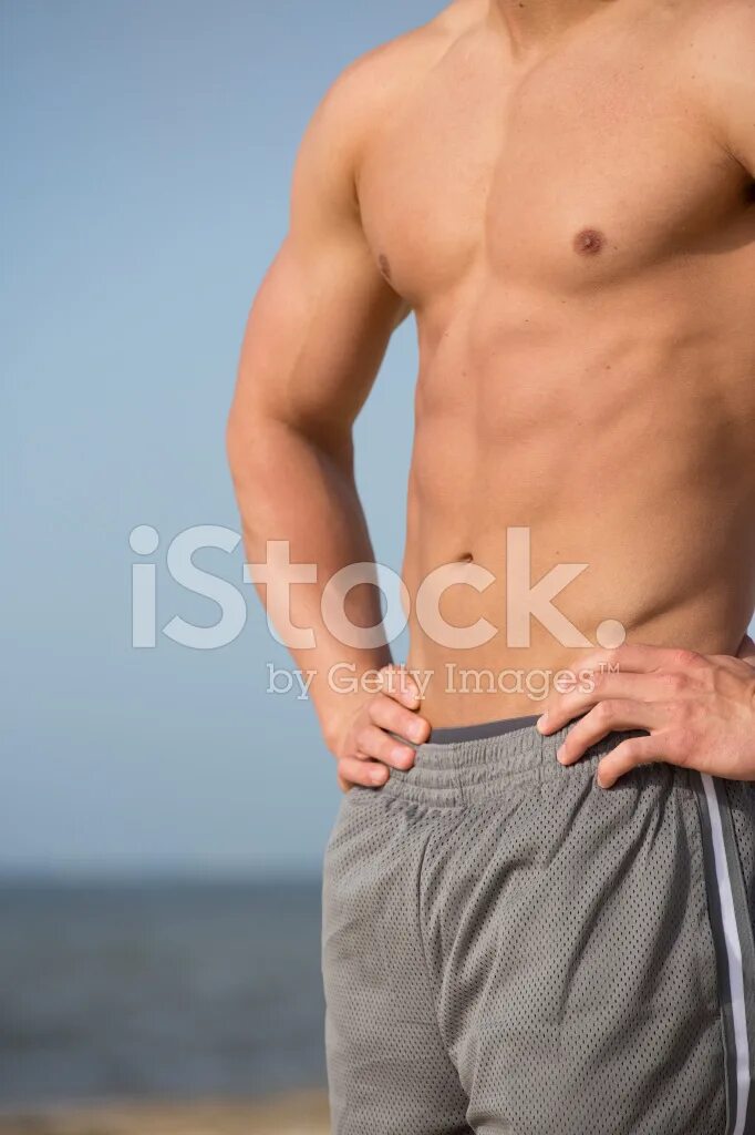 Красивый мужчина по пояс. Парню ниже пояса. Мужская ширинка. Спортивная фигура мужчины. Нижнее белье для мужчин.